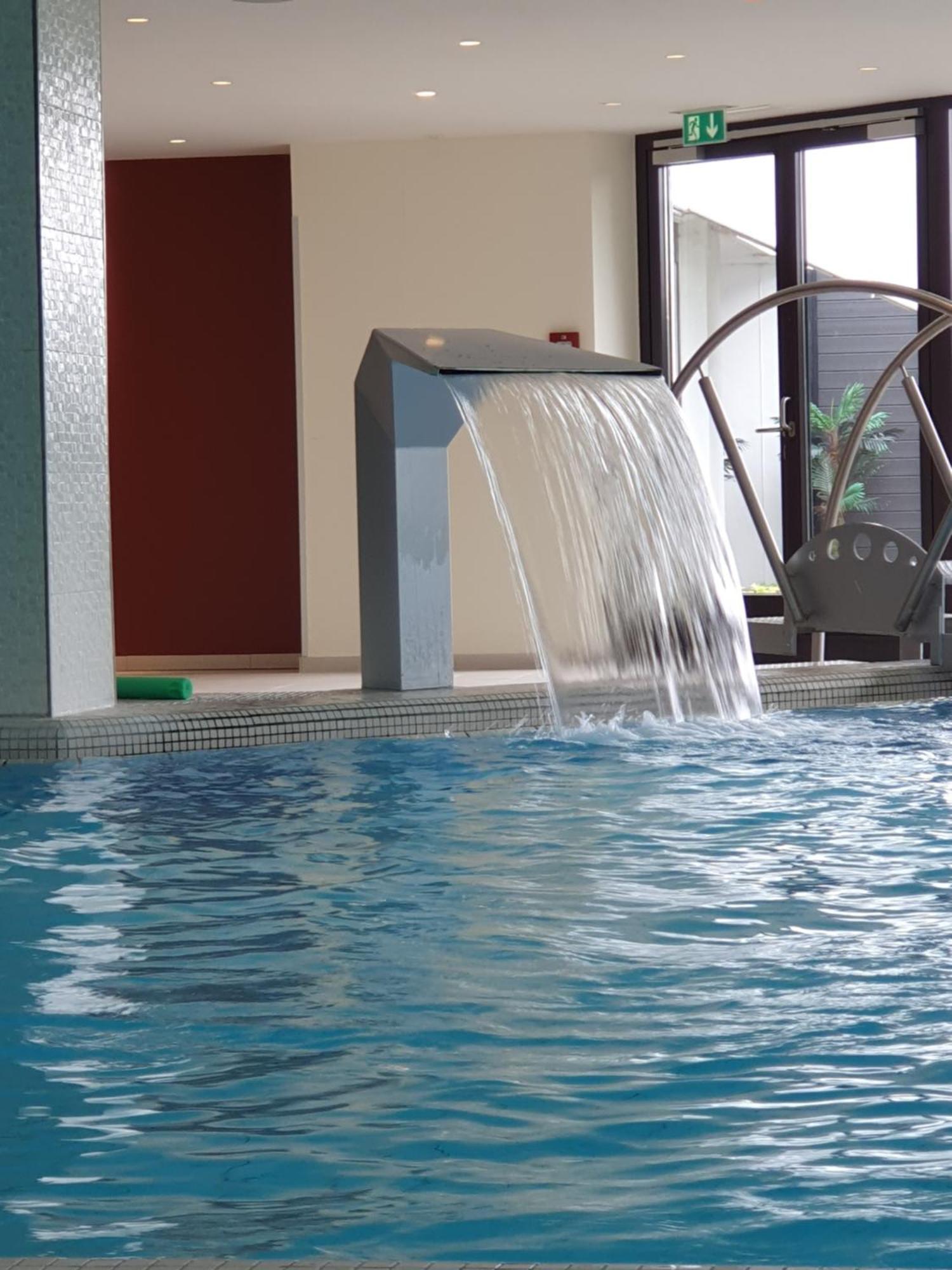 Maritim 31 Etage Traveblick 296 Mit Schwimmbad