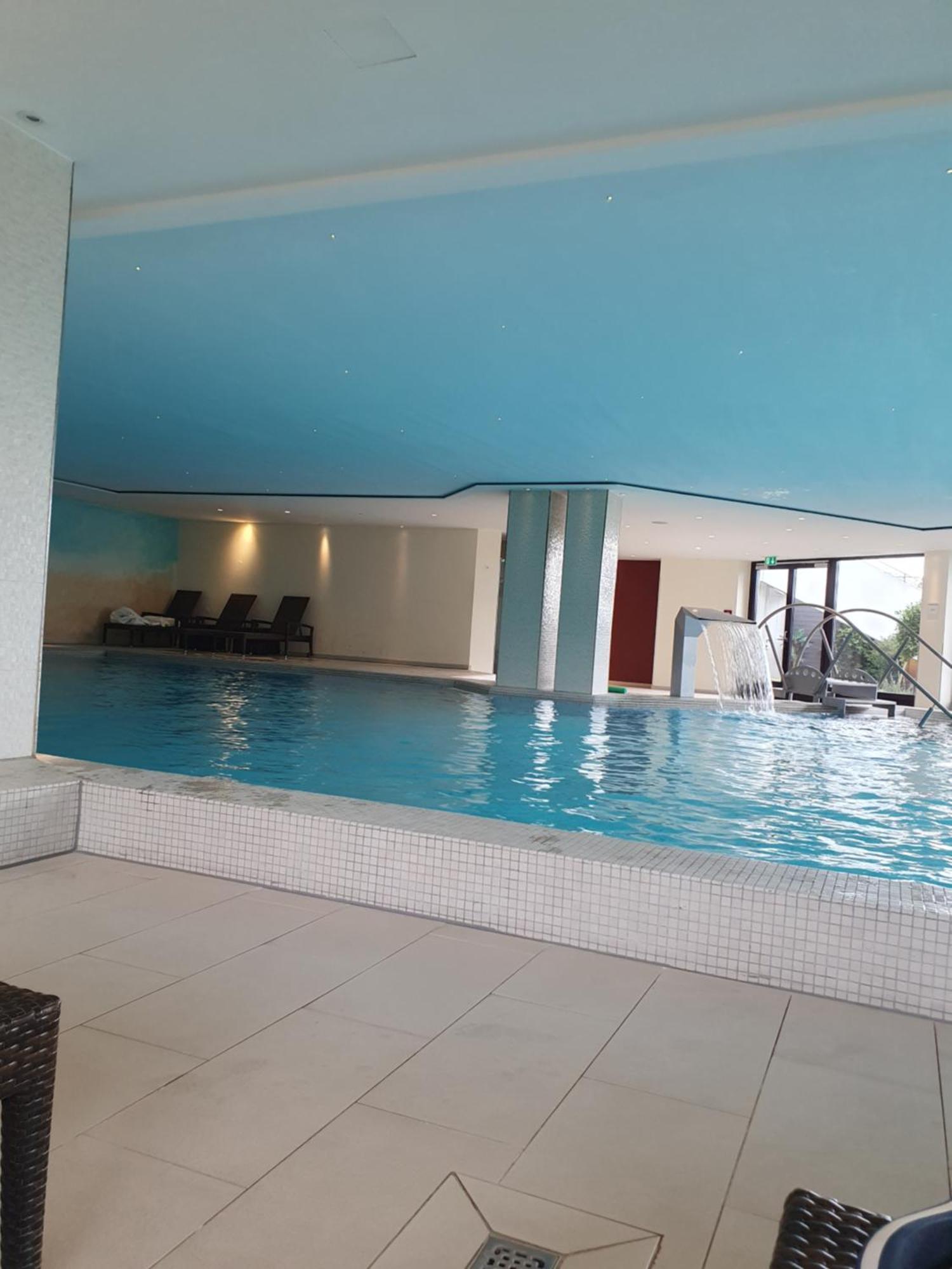 Maritim 31 Etage Traveblick 296 Mit Schwimmbad * Lübeck