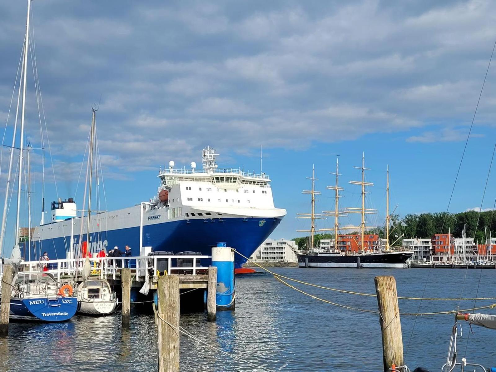 Maritim 31 Etage Traveblick 296 Mit Schwimmbad